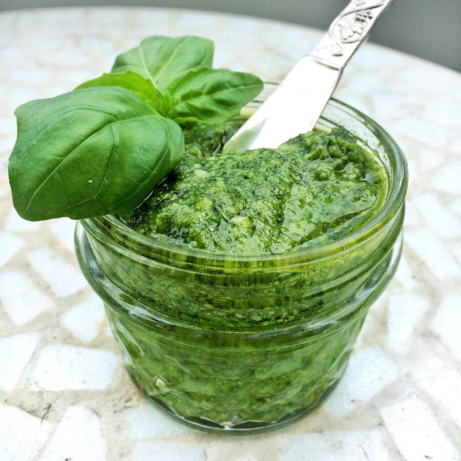 Kruterpesto im Glas